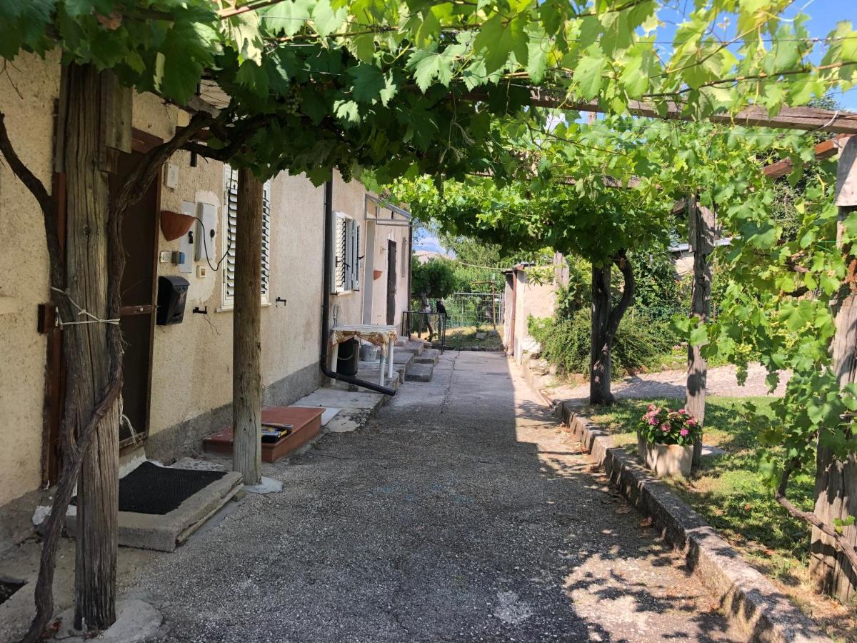 Il Rustico Uno A Bugnara Nella Valle Del Sagittario Sulmona Exterior foto
